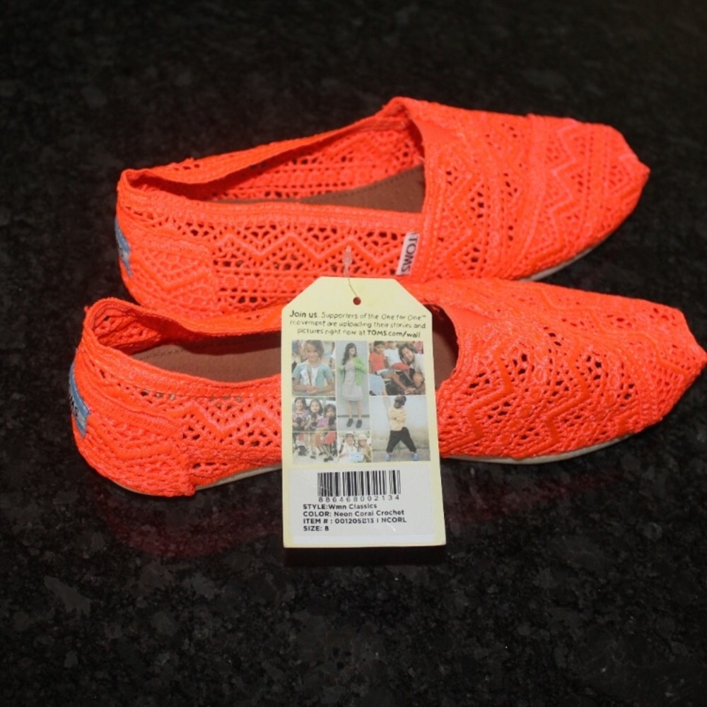 TOMS crochet in orange